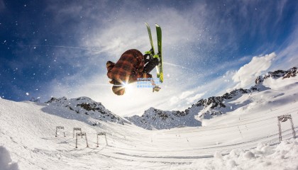 贝尔纳尔时隔383天重返绿茵 巴萨青春风暴再添关键拼图