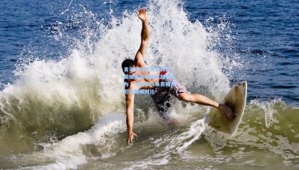 青年足球场风波再起，英媒痛批朝鲜队越界行为，与日本队体育精神形成鲜明对比